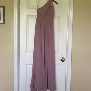 One-Shoulder Chiffon Dress
DAVID'S BRIDAL F18055